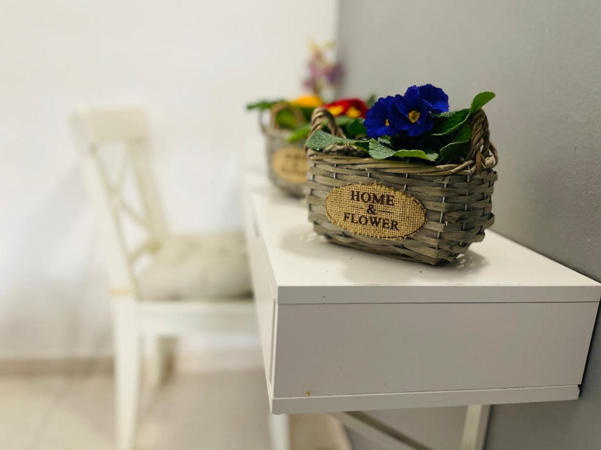 Hostal Lleida Barselona Dış mekan fotoğraf