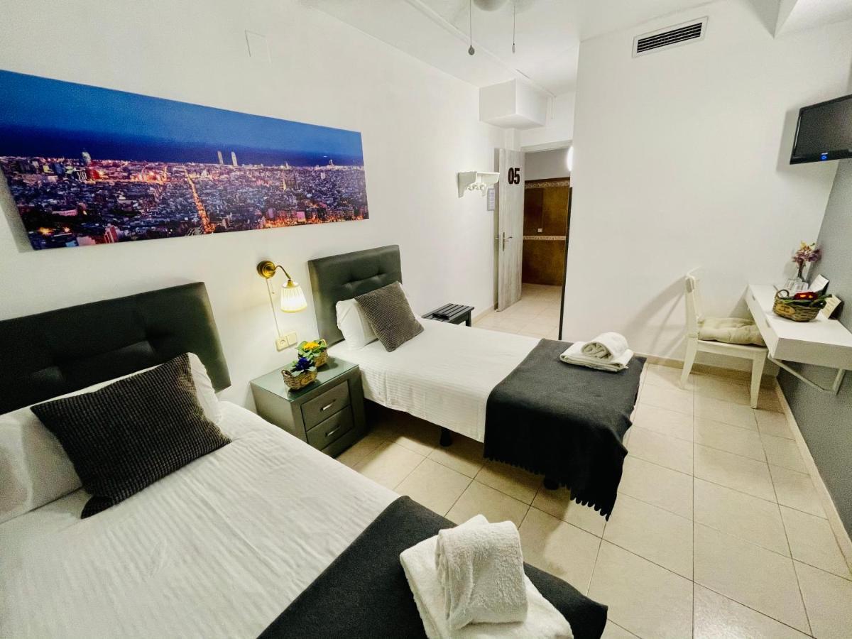 Hostal Lleida Barselona Dış mekan fotoğraf