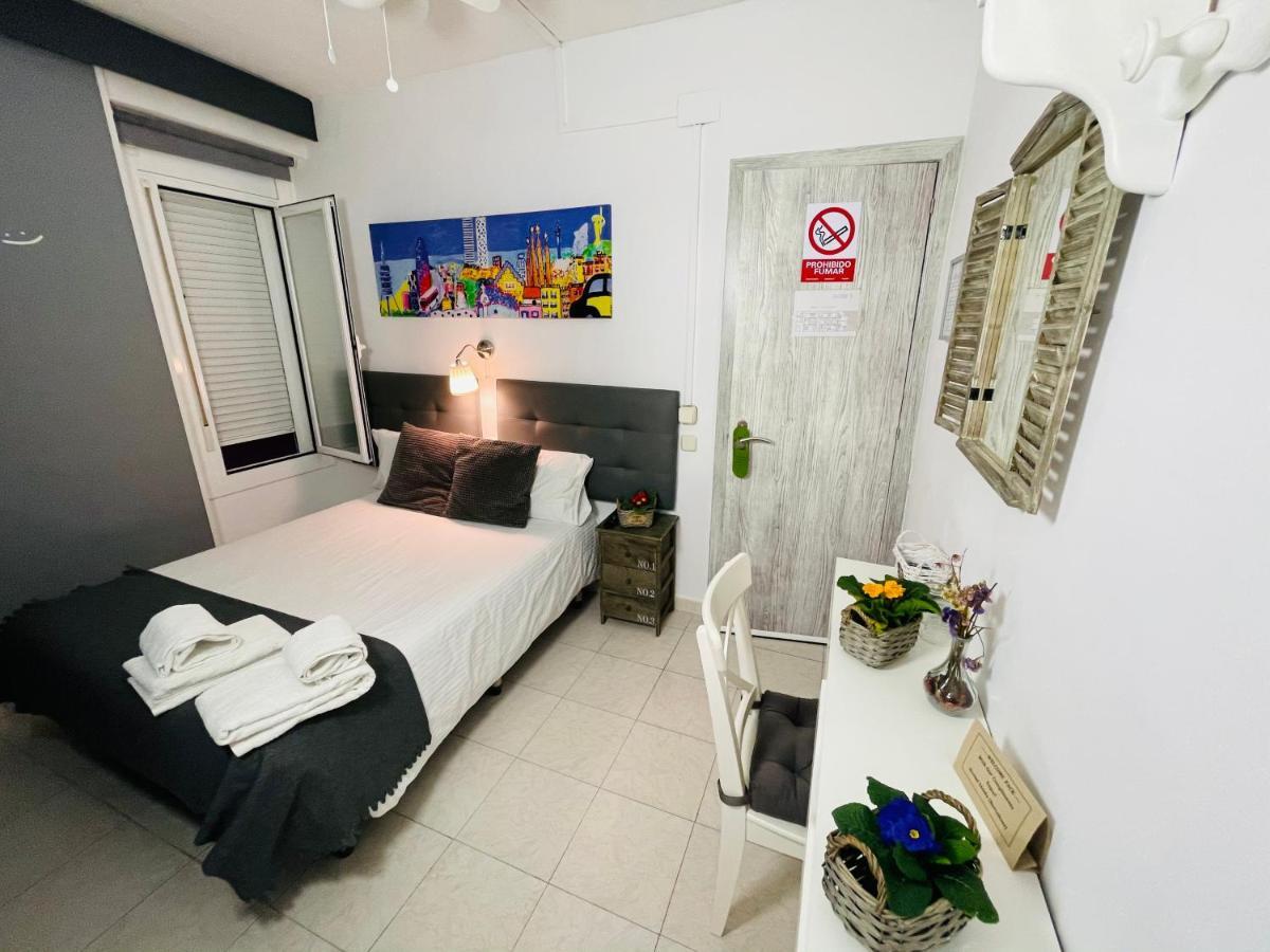 Hostal Lleida Barselona Dış mekan fotoğraf