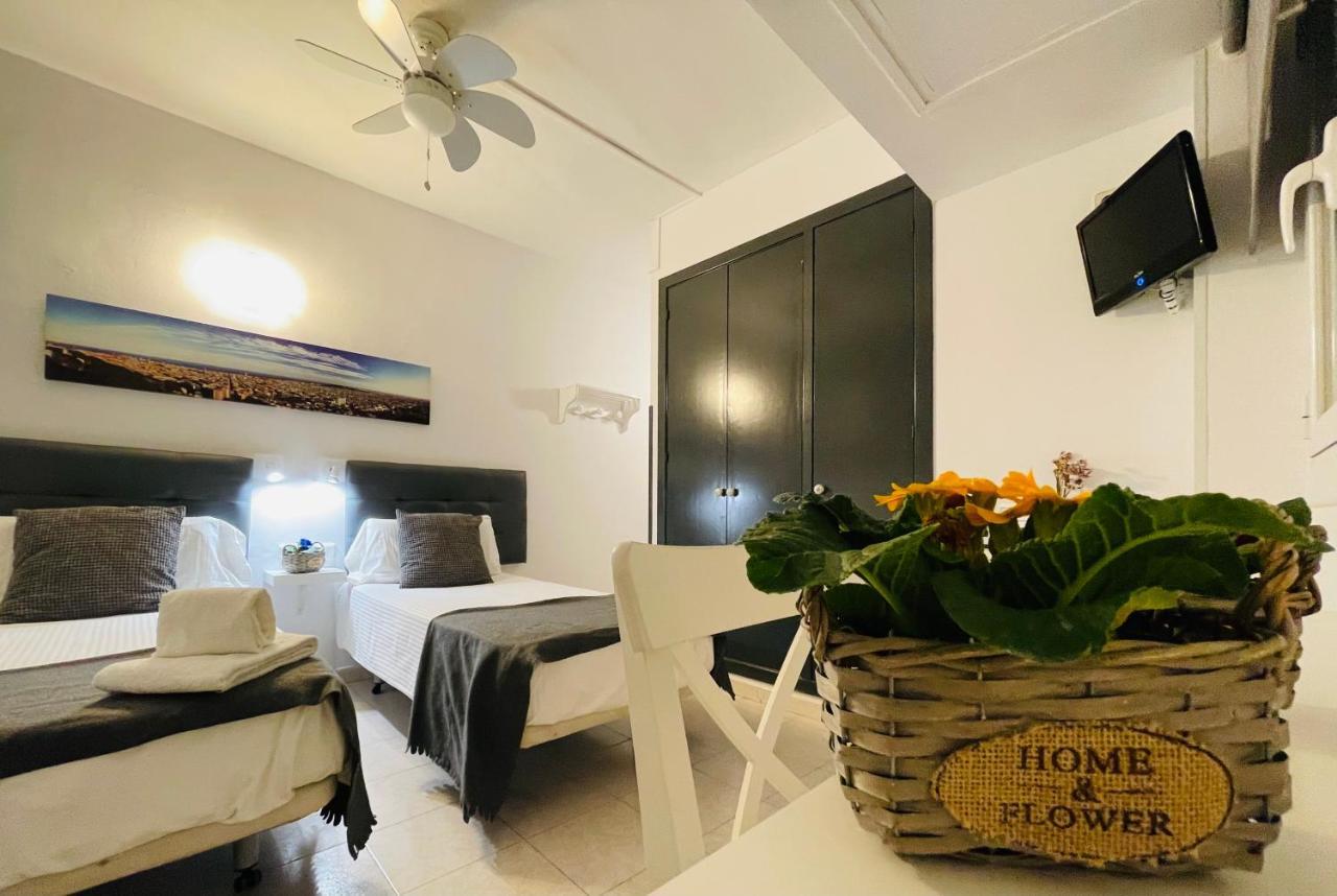 Hostal Lleida Barselona Dış mekan fotoğraf
