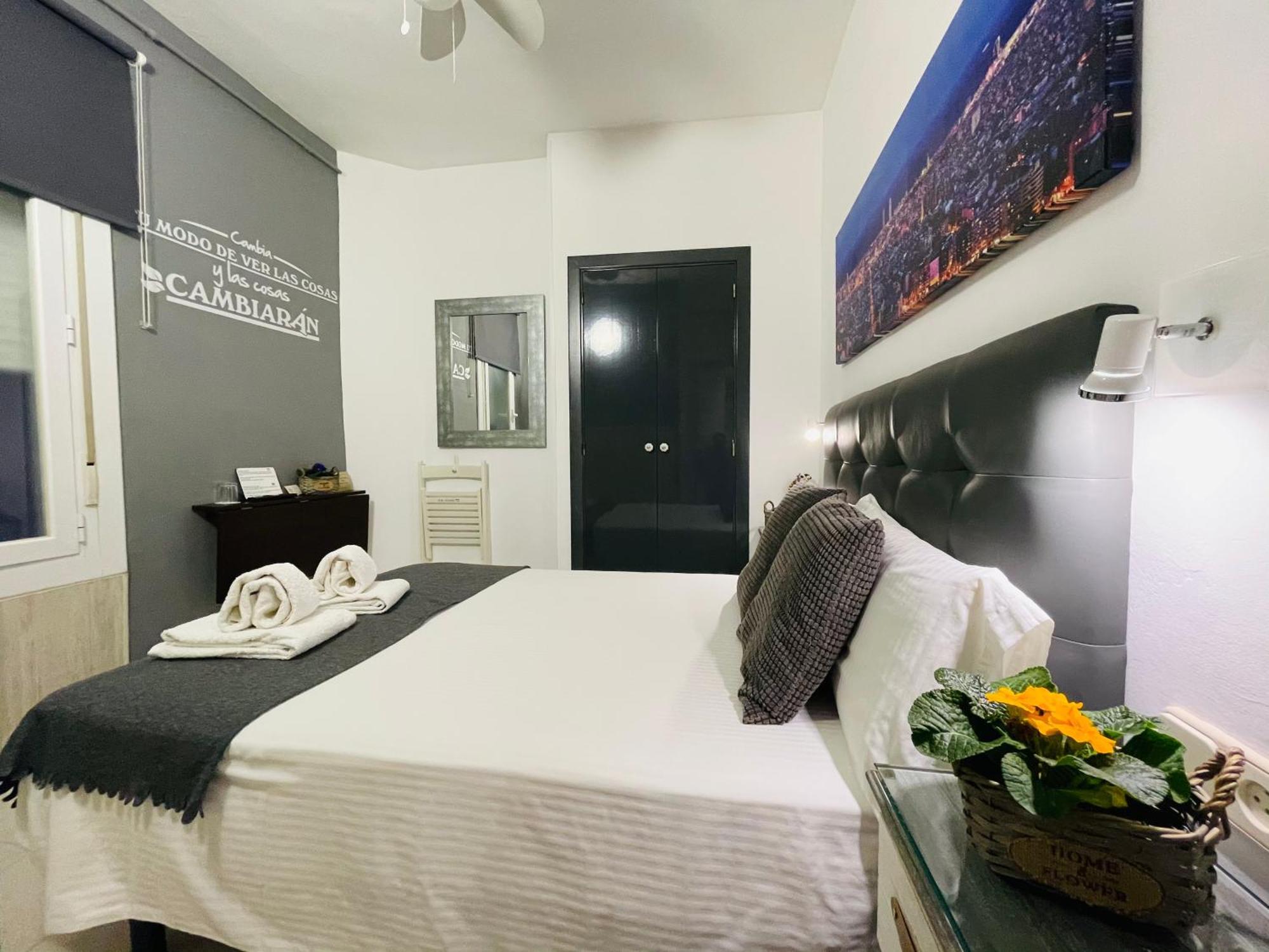 Hostal Lleida Barselona Dış mekan fotoğraf