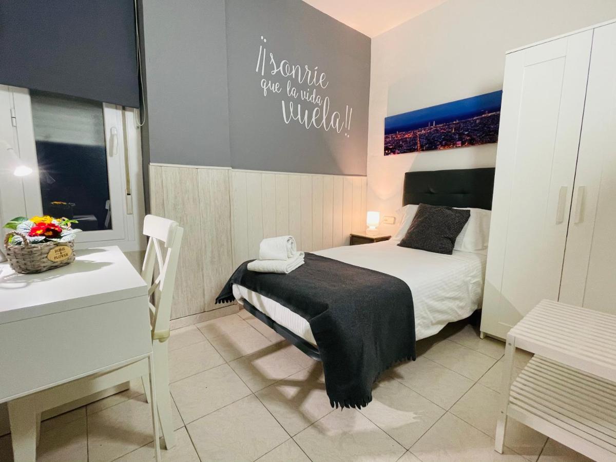 Hostal Lleida Barselona Dış mekan fotoğraf