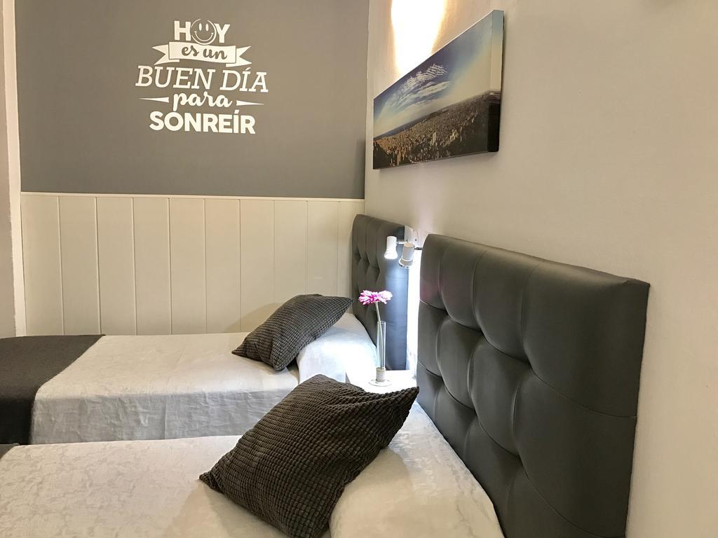 Hostal Lleida Barselona Dış mekan fotoğraf