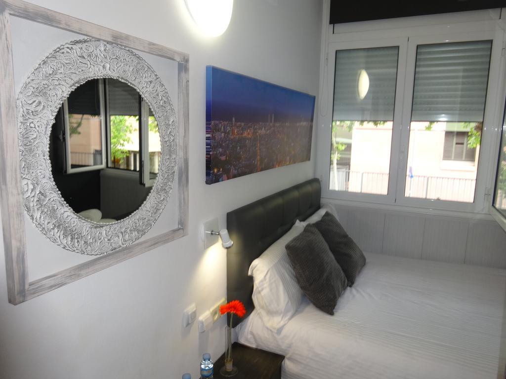 Hostal Lleida Barselona Dış mekan fotoğraf