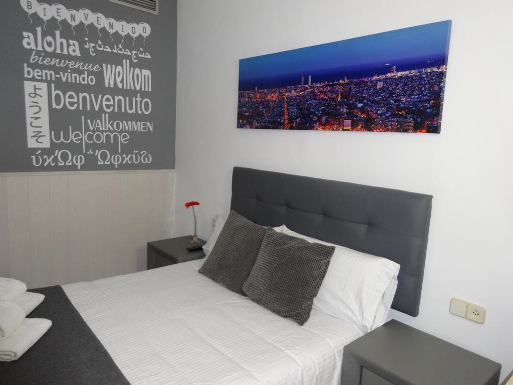 Hostal Lleida Barselona Dış mekan fotoğraf