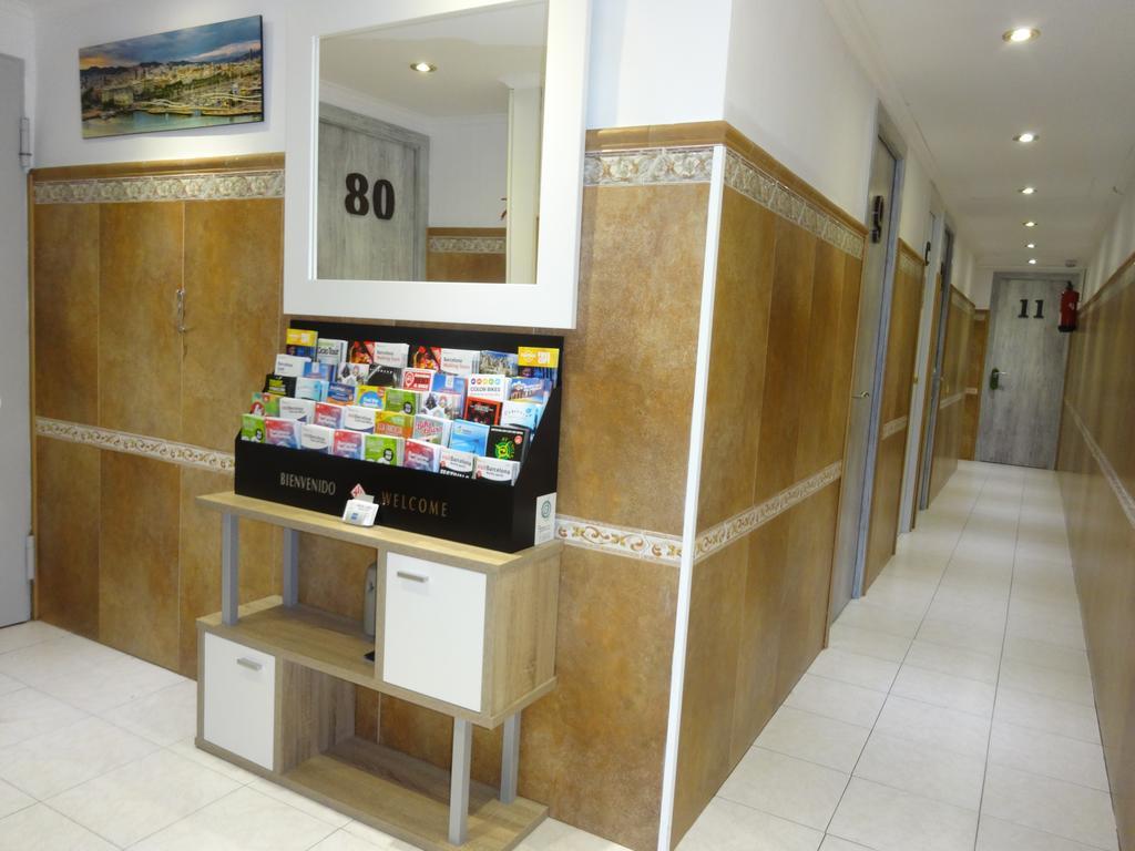 Hostal Lleida Barselona Dış mekan fotoğraf