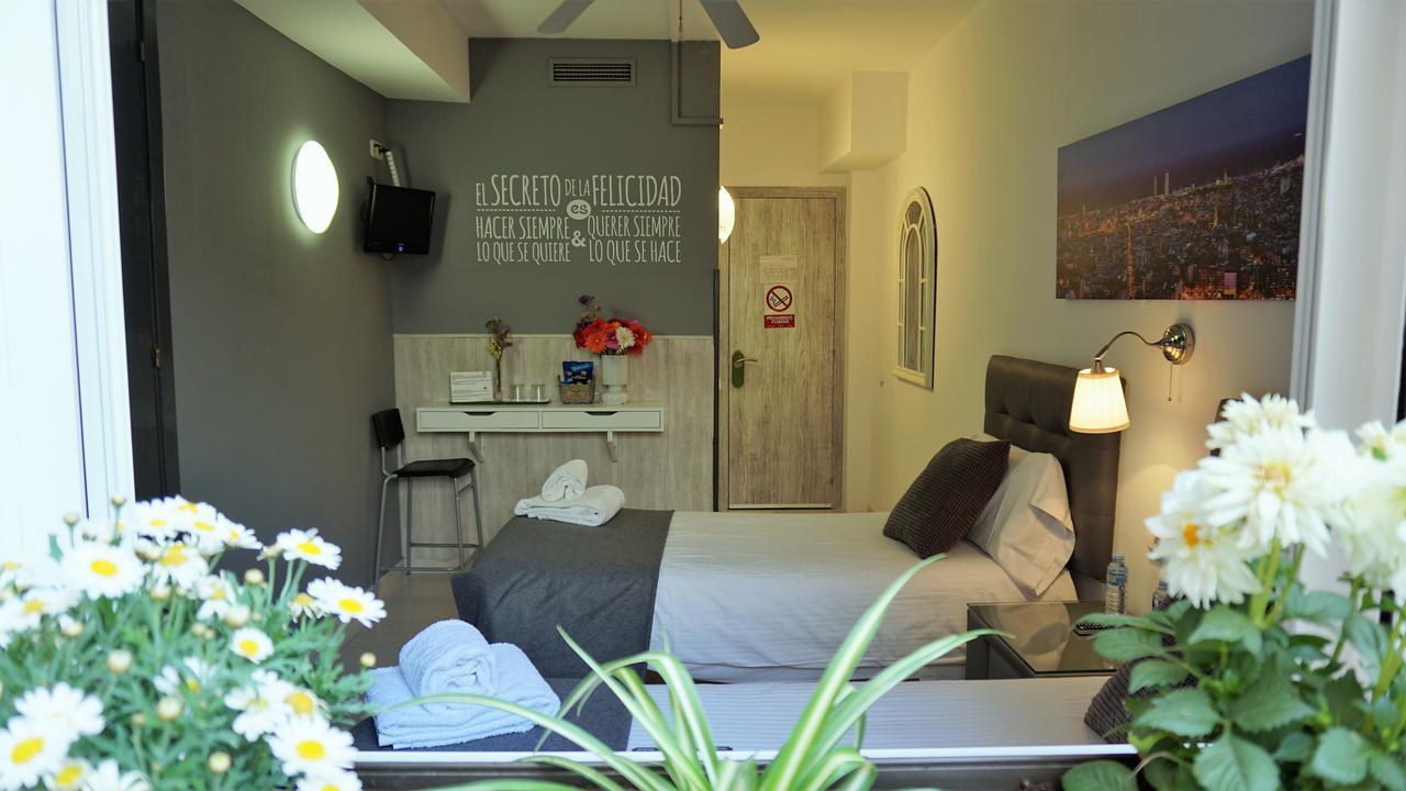 Hostal Lleida Barselona Dış mekan fotoğraf