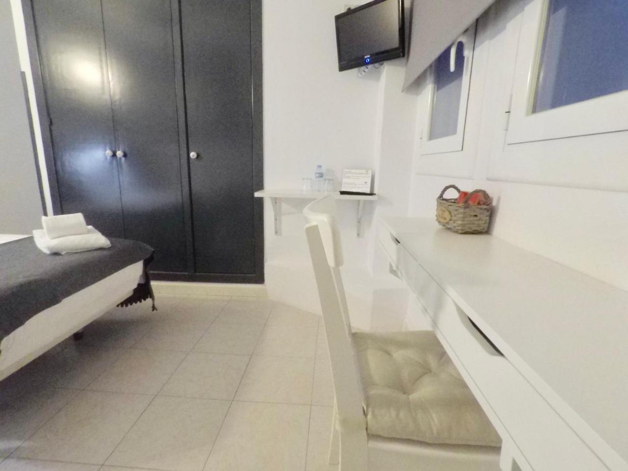 Hostal Lleida Barselona Dış mekan fotoğraf